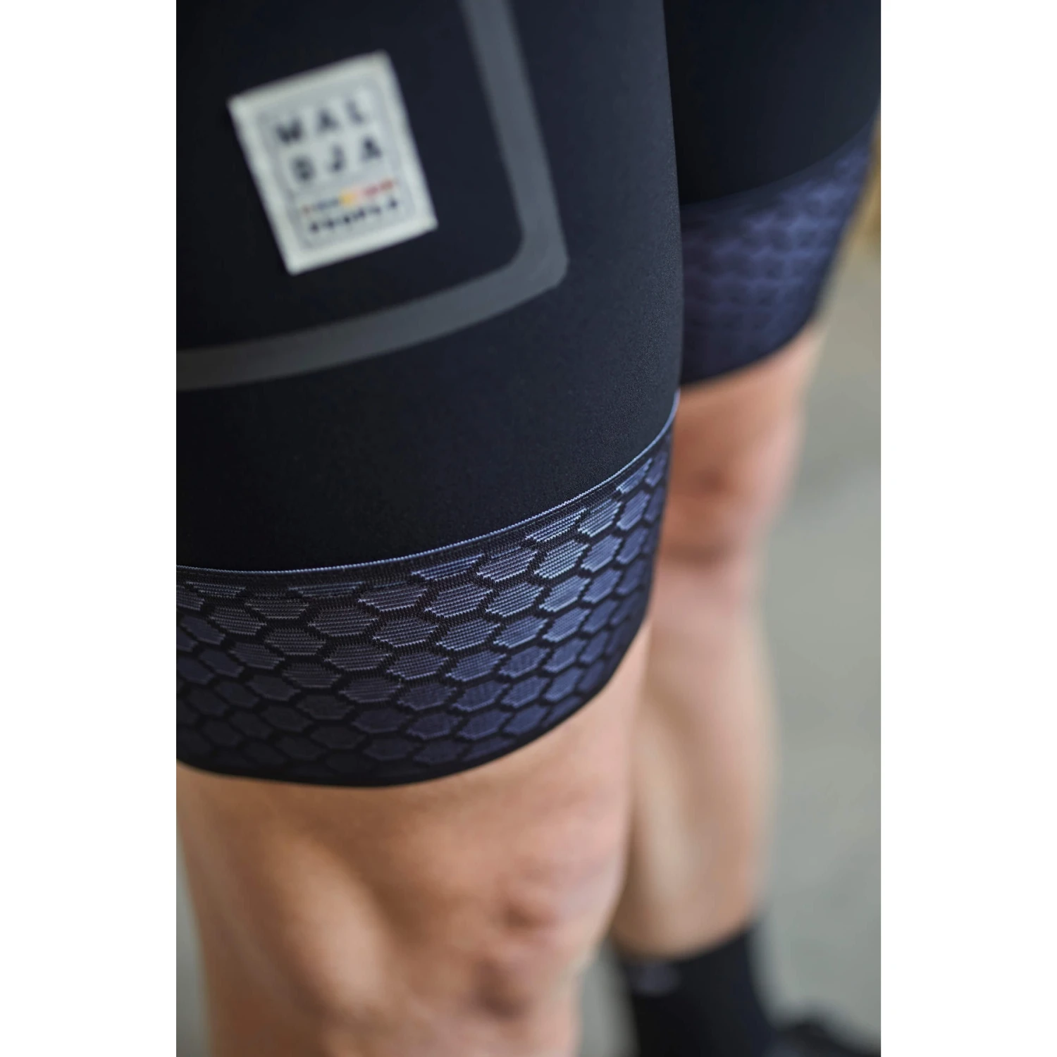 Maloja PaulM. Gravel Fietsshorts Met Bretels - Midnight 8581 4 Maloja PaulM. Gravel Fietsshorts Met Bretels - Midnight 8581 - Afbeelding 4